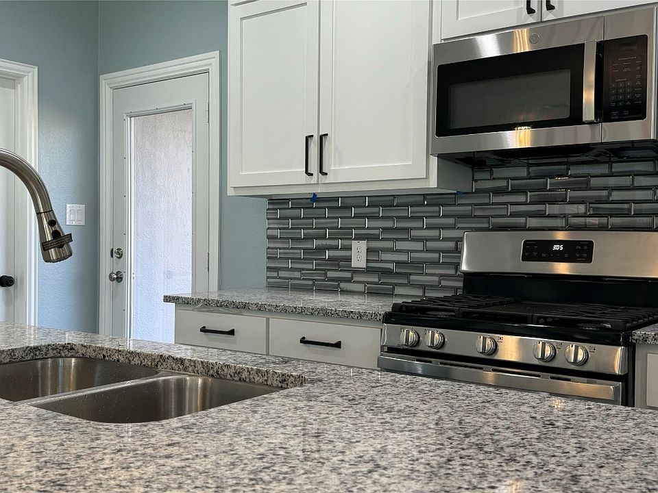 908 W 11th St, Bonham, TX 75418 Zillow