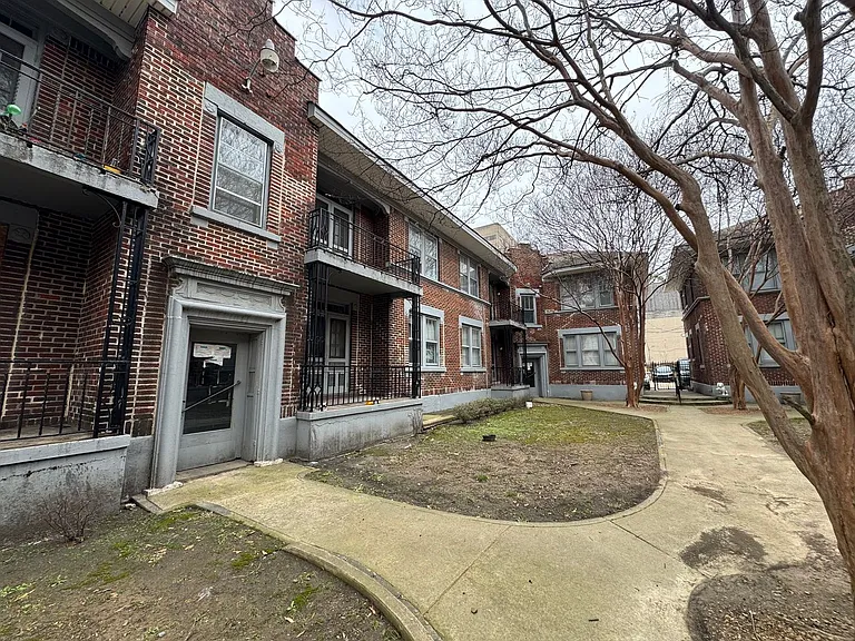 220 S. Cleveland St — Photo 50