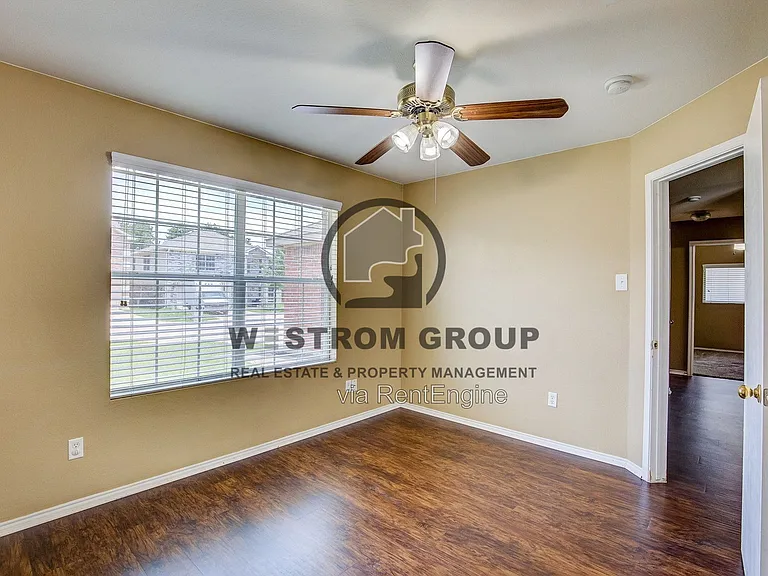 7000 Sylvan Meadows Dr — Photo 22