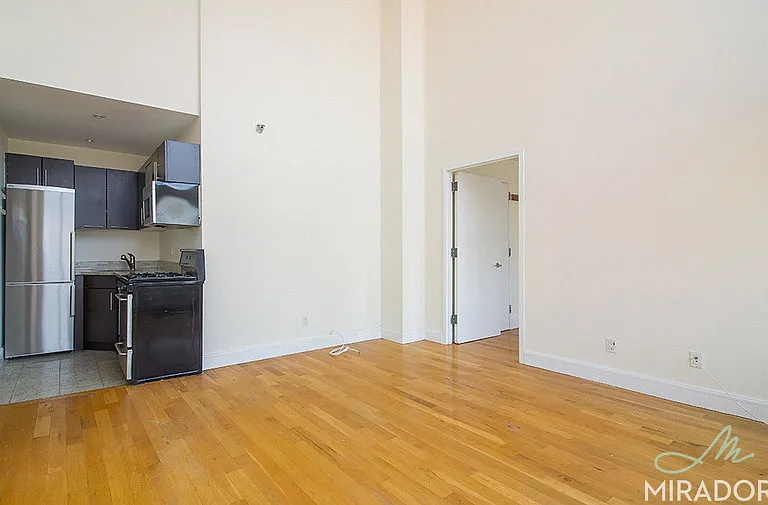 636 E 11th St #PHB — Photo 3