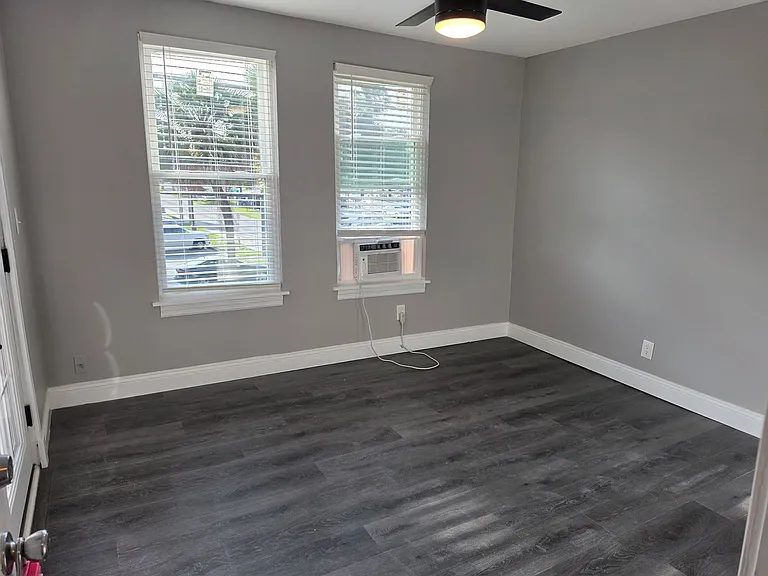 202 Luella Ct — Photo 8