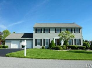 1113 Candlewycke Dr, Laurys Station, PA 18059