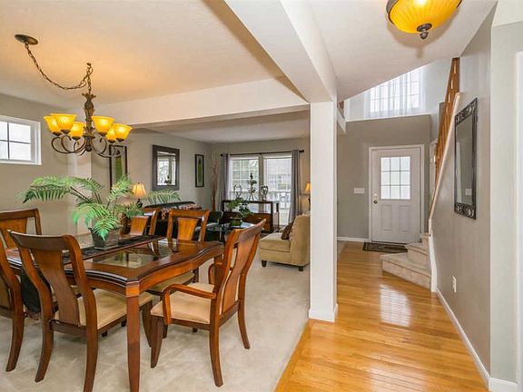3rd image of 7146 Ruwes Oak Dr