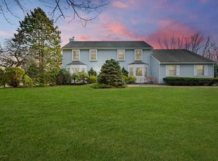 2 Locust Ct, Freehold, NJ 07728