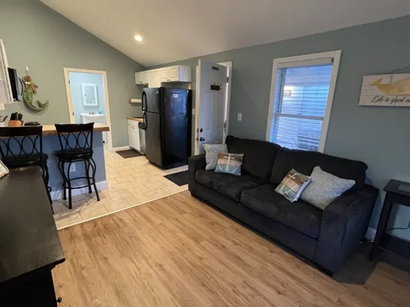 134 Ashworth Ave, Hampton, NH 03842