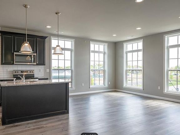 3rd image of 301 Tillary Ln #204