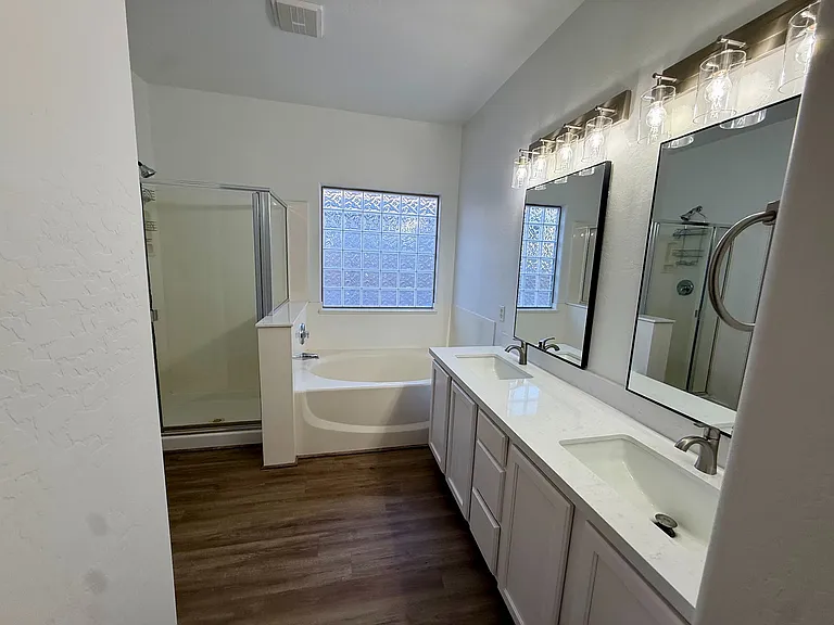 15238 W Custer Ln — Photo 6