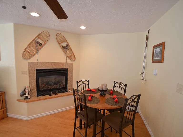 9 Yacht Club Tenderfoot St #414 — Photo 3