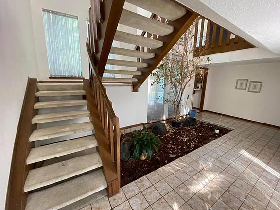 5th image of 16034 Mesa Verde Dr