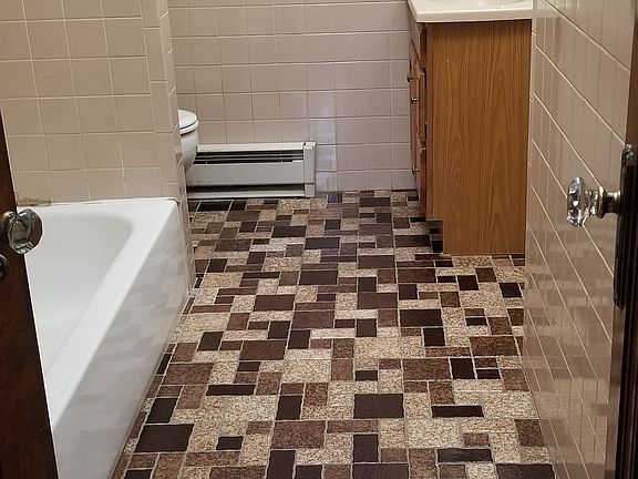 4th image of 269 Parker Ave #5
