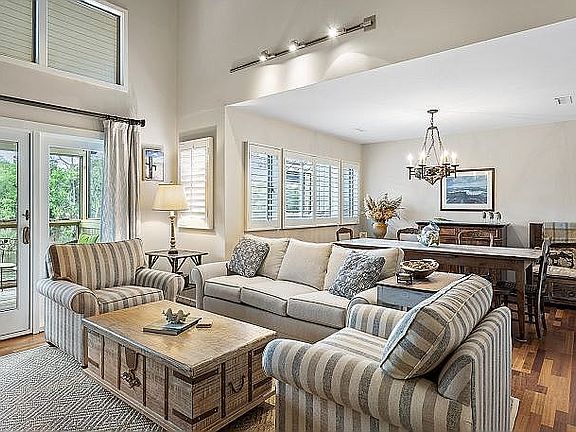4th image of 4560 Park Lake Dr