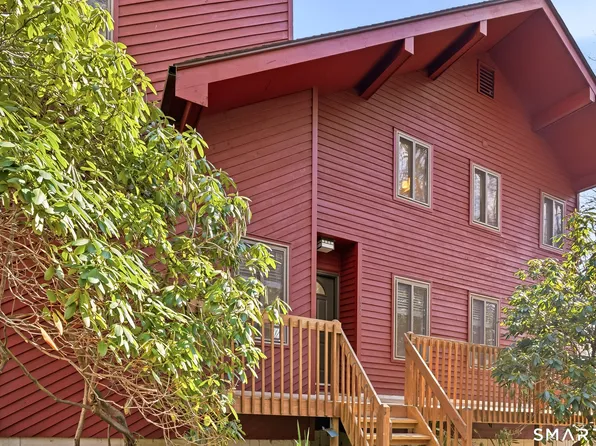 136 Hoyts Hill, Bethel, CT 06801