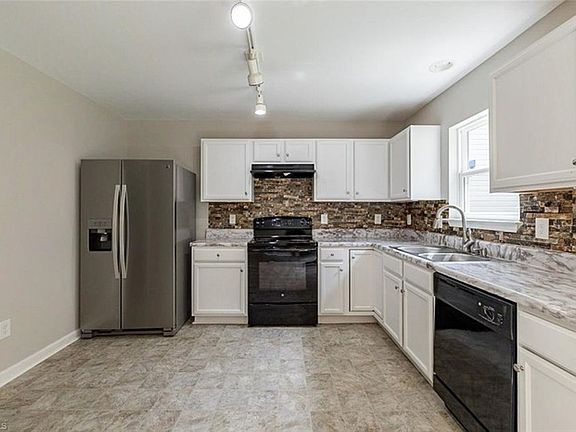 5th image of 100 Hadley Dr