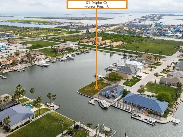 110 Dolphin Ct, Aransas Pass, TX 78336