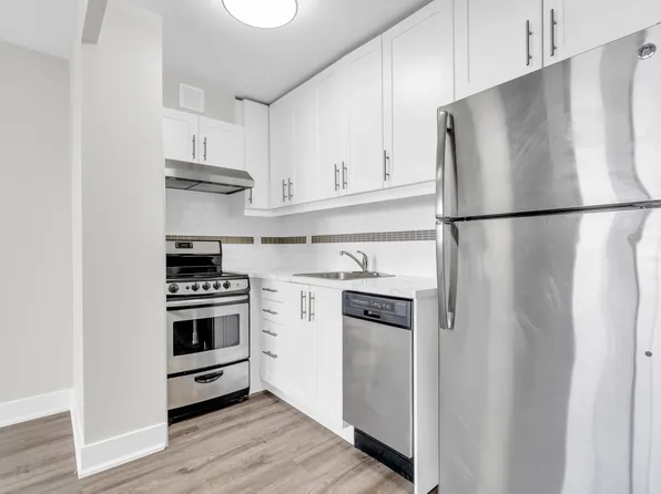 221 Queen Street South