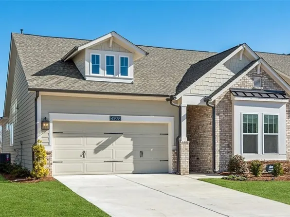 6909 River Rock Dr, Flowery Branch, GA 30542