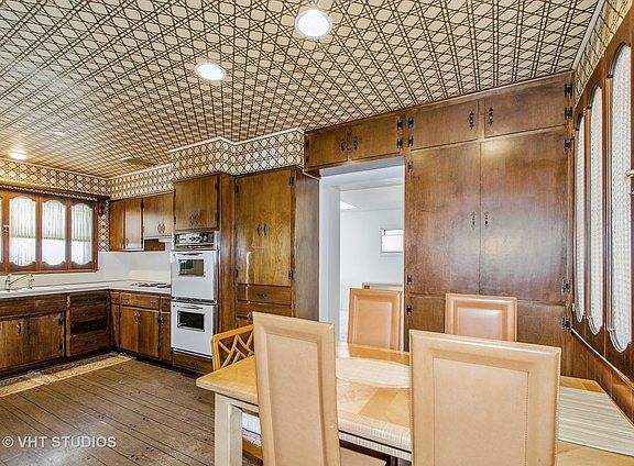 3rd image of 9240 Karlov Ave
