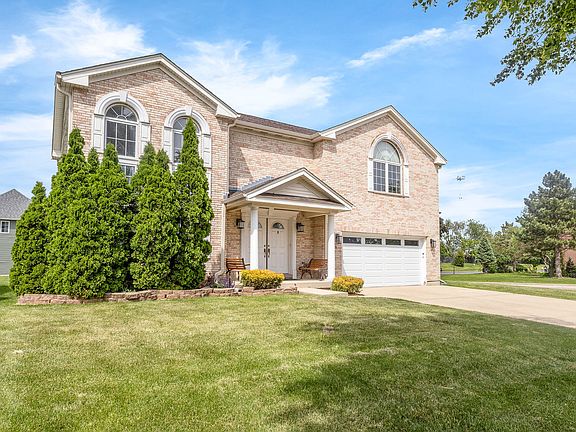 4th image of 1609 Percy Ln