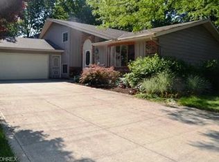 27617 Bryandale Dr, Westlake, OH 44145