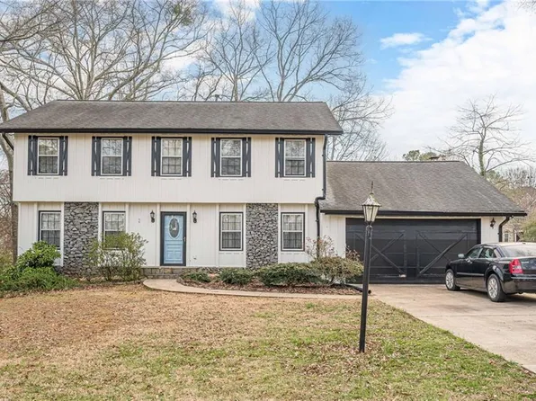 2788 Dellinger Dr, Marietta, GA 30062