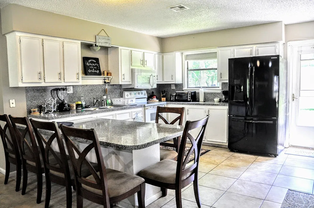 3 bed, 1316 sqft, $3,600 — Photo 3