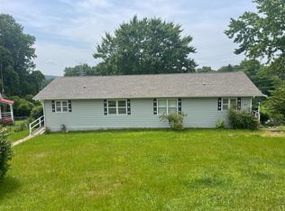 585 W Outer Dr, Oak Ridge, TN 37830
