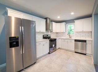 47 Ferris Ln, Oak Ridge, NJ 07438