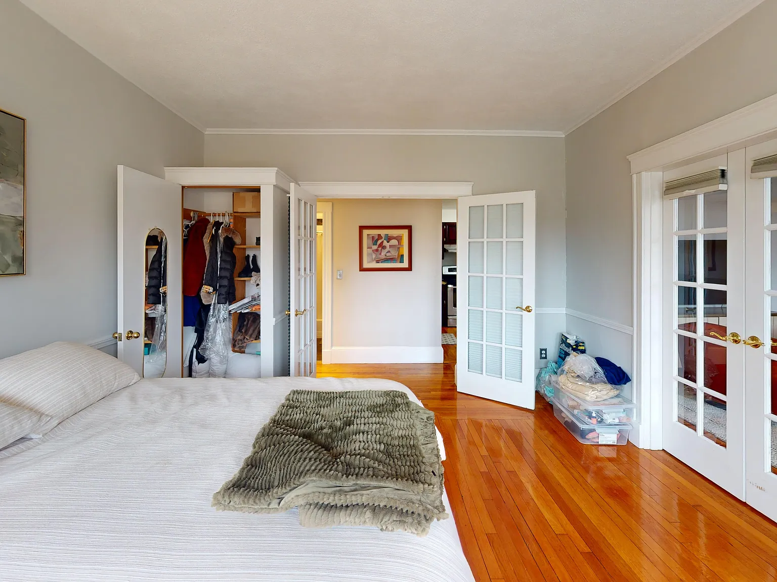 2 bed, 1.0 bath, 914 sqft, $4,000 — Photo 4