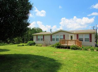 3215 Claysville Rd, Crossville, TN 38571