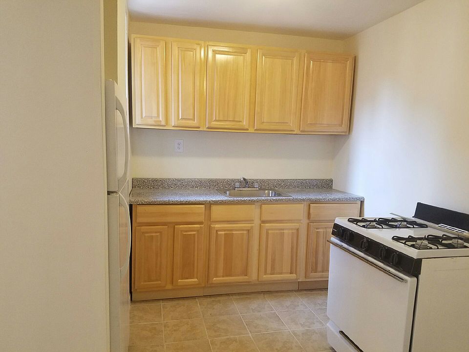 1st image of 410 E 25th St APT 1J