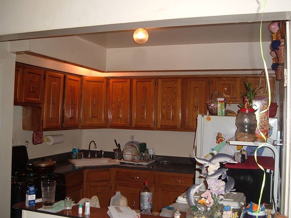 2nd image of 3003 Olinville Ave