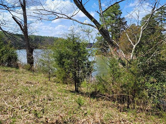 3rd image of 922 Skipjack Rd