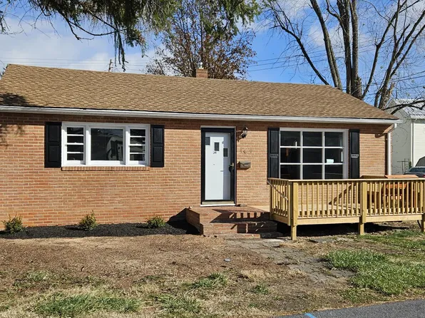 489 Brown St, Strasburg, VA 22657