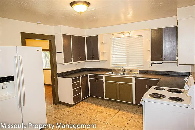 2230 S 14th St W — Photo 2