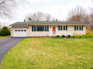 2 Holland Ln, Castleton, NY 12033