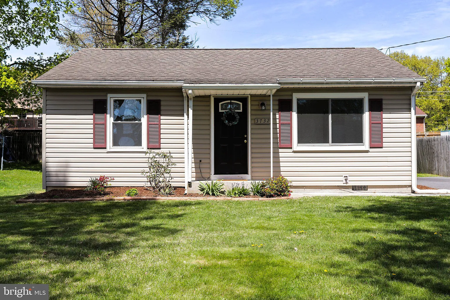 3732 Scotland Main St photo 1
