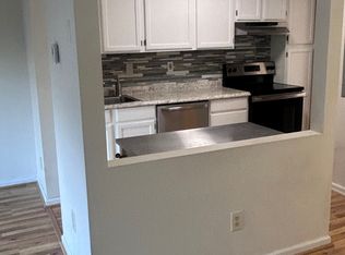 61 Point Of Woods Dr #61, Albany, NY 12203