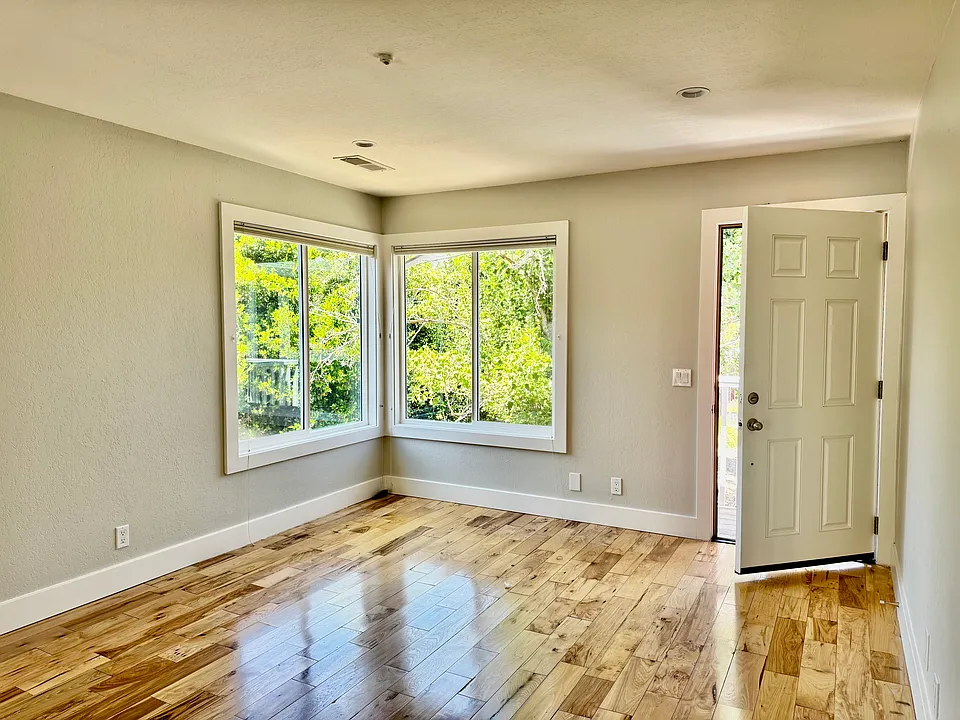 living room/ entrance