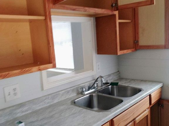 4th image of 103 Barracks St #4