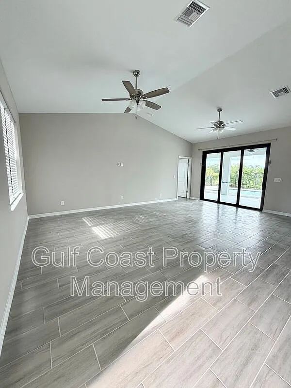 3 bed, 2.0 bath, 1230 sqft, $2,500 — Photo 3