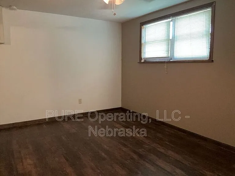 105 N Elm St — Photo 22