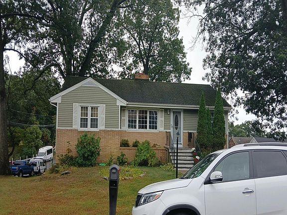 3rd image of 145 Earl Ave