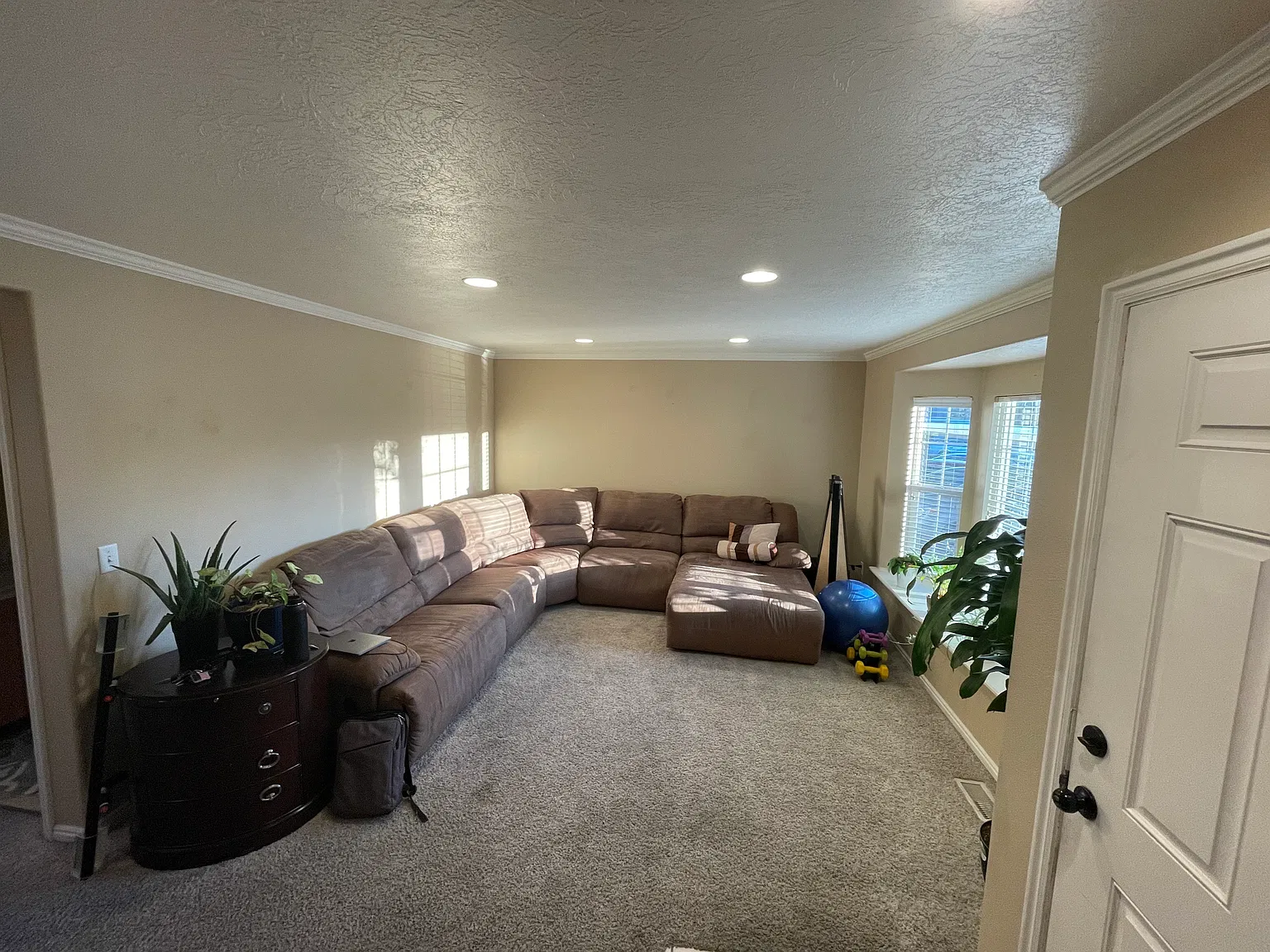 4 bed, 2005 sqft, $2,500 — Photo 3