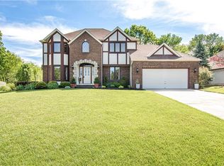 2410 Wynde Tree Dr, Independence, OH 44131