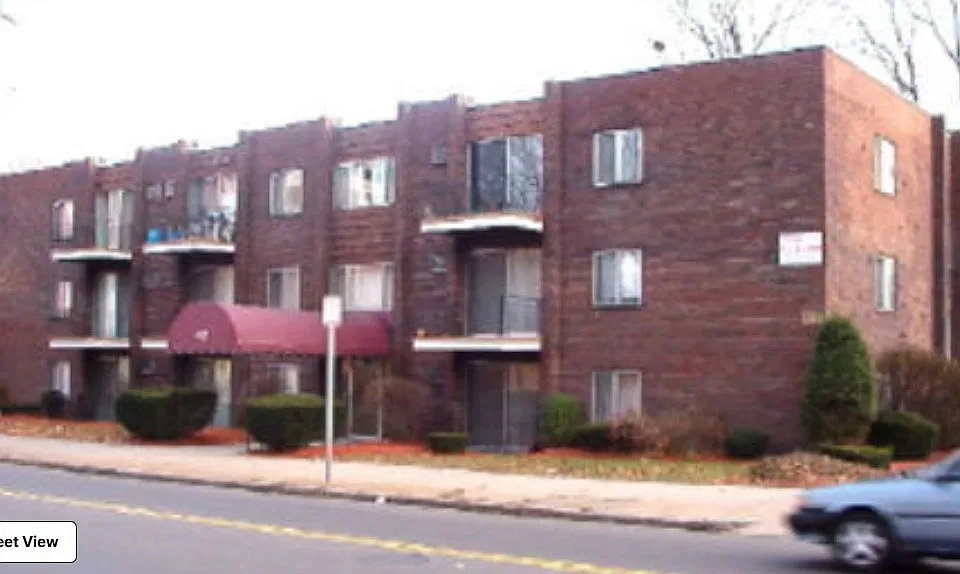 426 Pleasant St #21