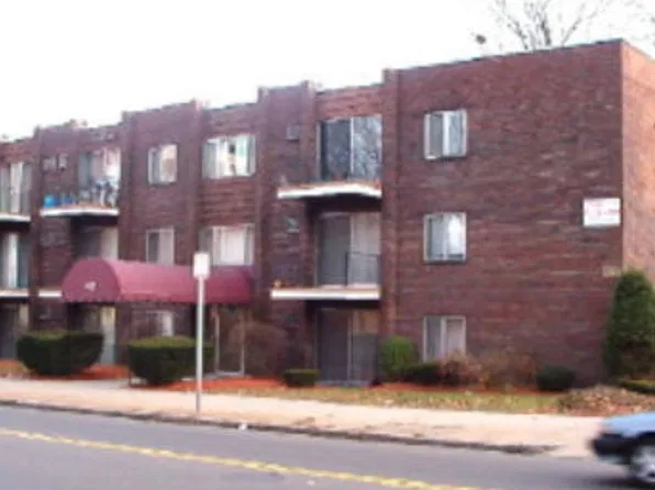 426 Pleasant St APT 21, Malden, MA 02148
