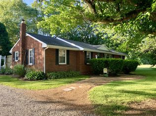 212 Halltown Rd, Cottontown, TN 37048