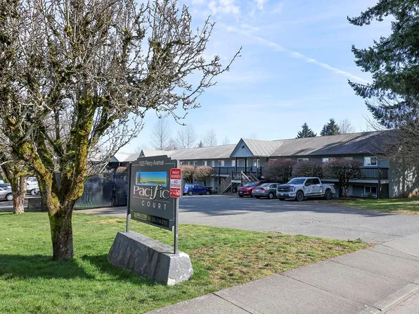 1540 Piercy Ave #203, Courtenay, BC V9N 3E9