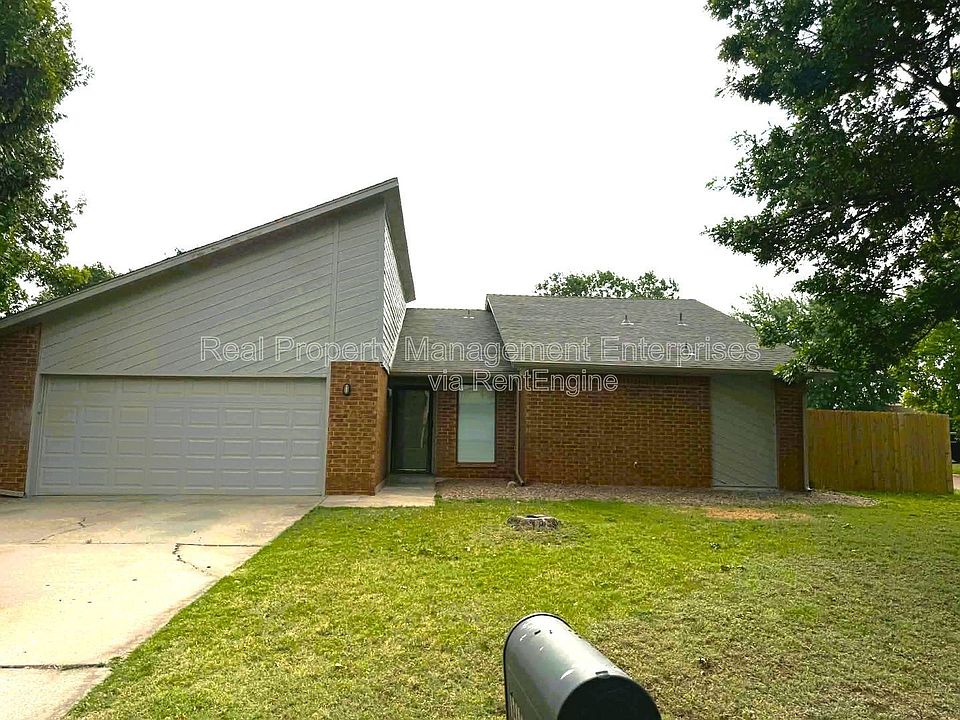 1st image of 12400 Eric Field Pl