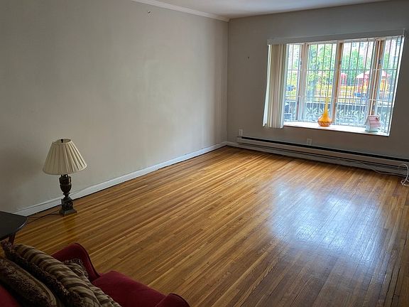 3rd image of 174-16 68th Ave